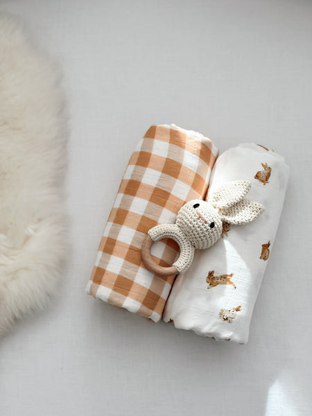 ORGANIC COTTON SWADDLE - BASHFUL BUNNY